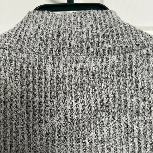 Cropped Mock Neck Ribbed Turtleneck - Picture 3 of 5